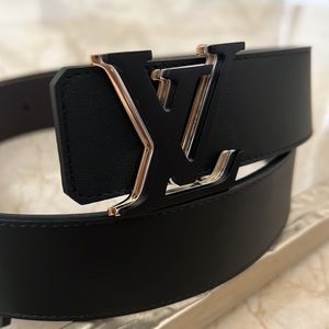 Louis Vuitton Men’s reversible LV belt Optic